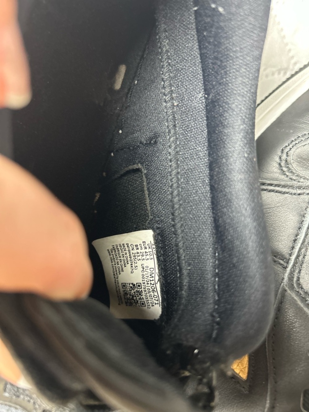 Air Jordan 1 Low FlyEase Black Metallic Gold DM1206-071 - Picture 7 of 9